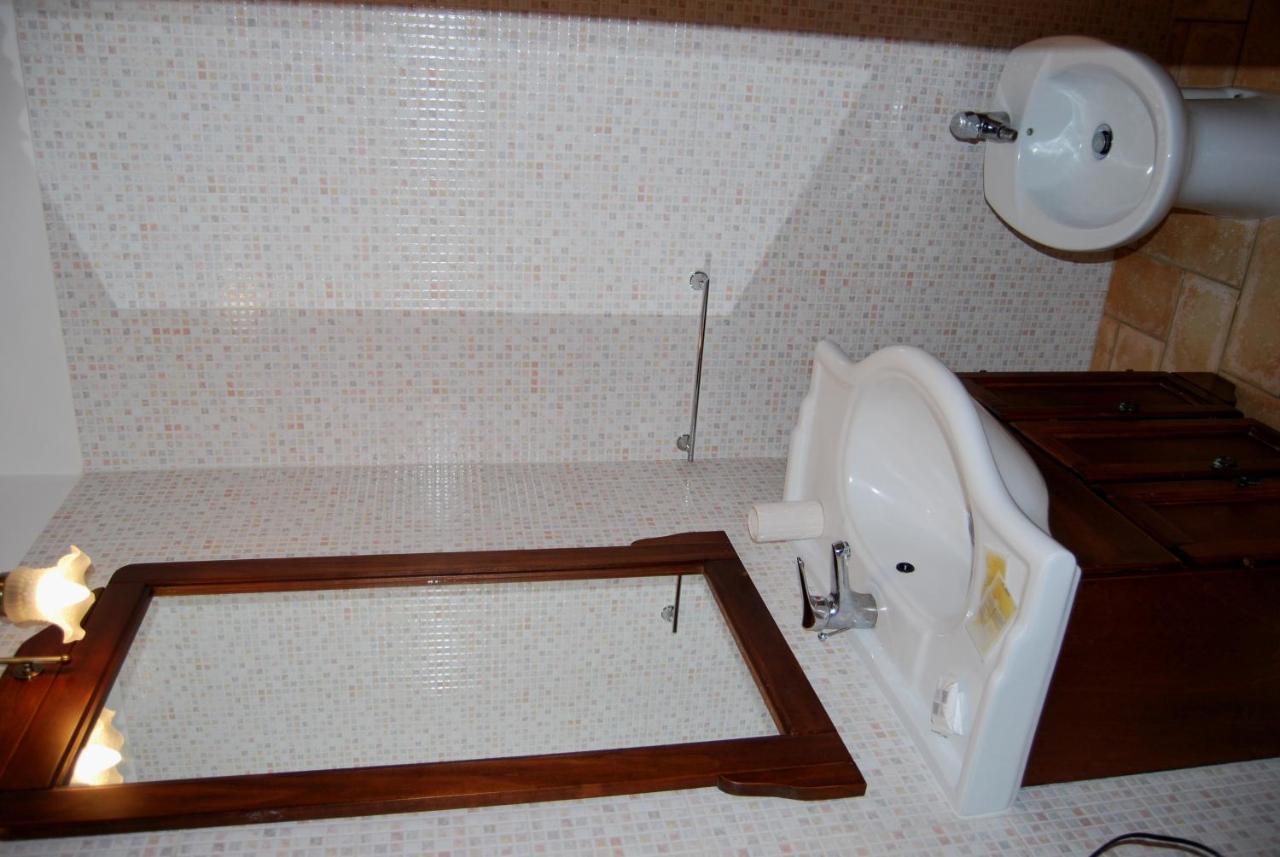 Le Terre Di Bac Bed & Breakfast Borgo Montenero Екстериор снимка